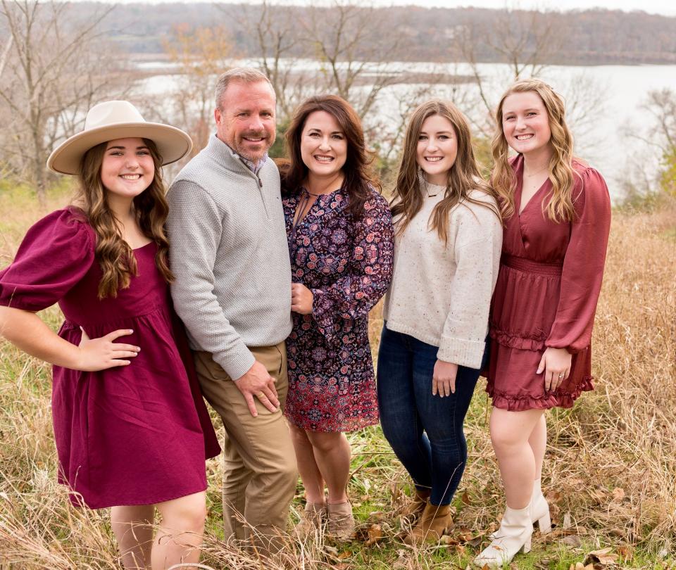 Josh and Jennifer Chastain have three daughters, Aubrey, Catie, and Ashley.