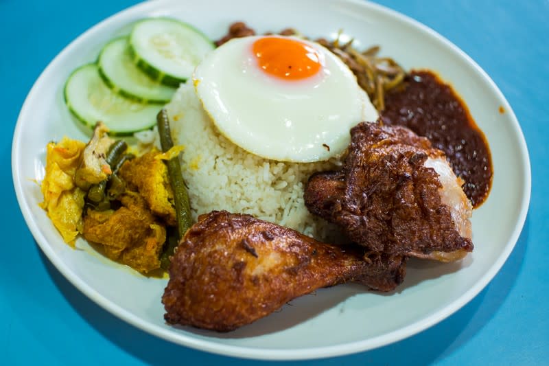 Classic Fried Chicken Nasi Lemak