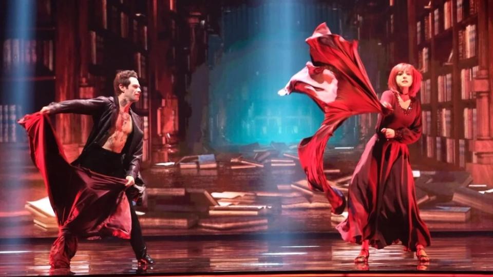 Pasha Pashkov and Alyson Hannigan's vampire Paso Doble on Monster Night