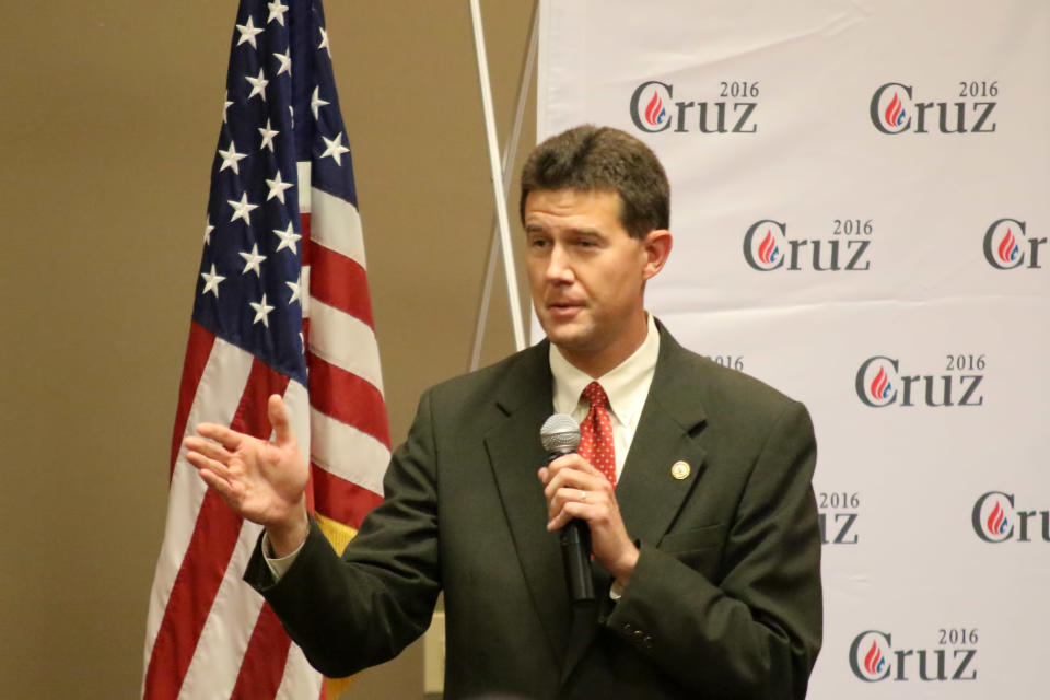 In this file photo from 2015, Alabama Secretary of State John Merrill (R) introduces Sen. Ted Cruz (R-Texas) at an event.&nbsp; (Photo: Icon Sports Wire via Getty Images)