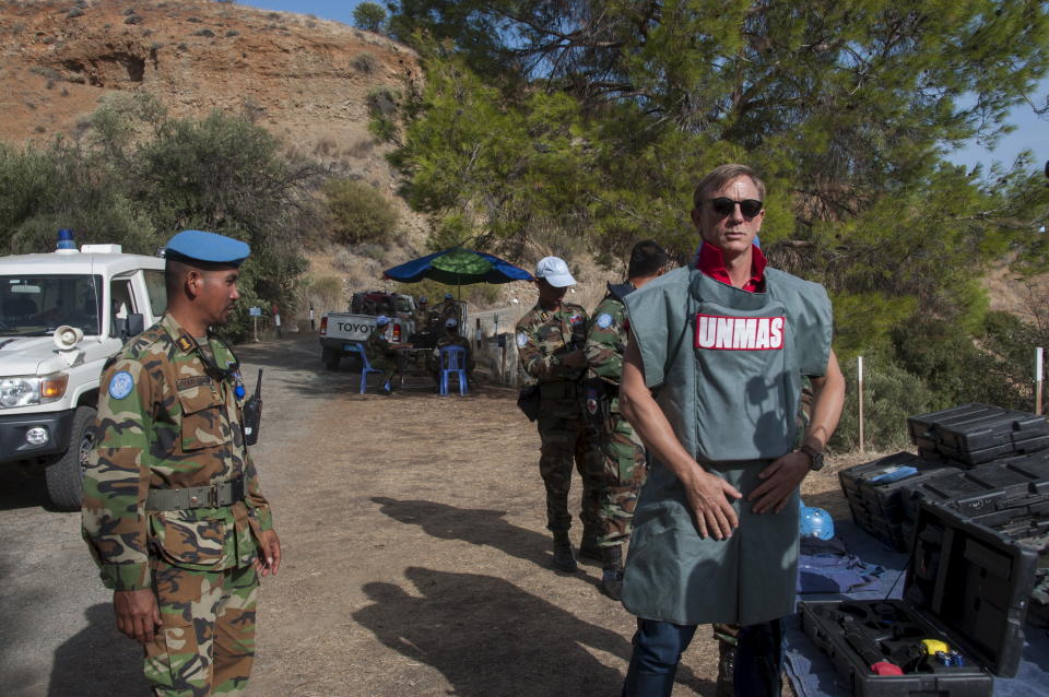 Daniel Craig: Der James Bond-Darsteller engagiert sich als UN-Sonderbotschafter gegen Landminen  (Foto: REUTERS/UNMAS)