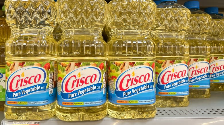 Crisco vegetable oil bottles