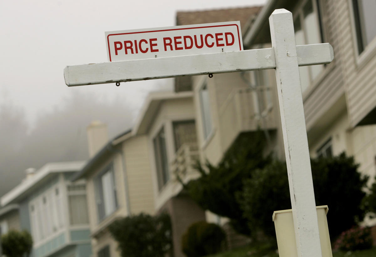 ‘We’re in a housing recession right now,’ expert says