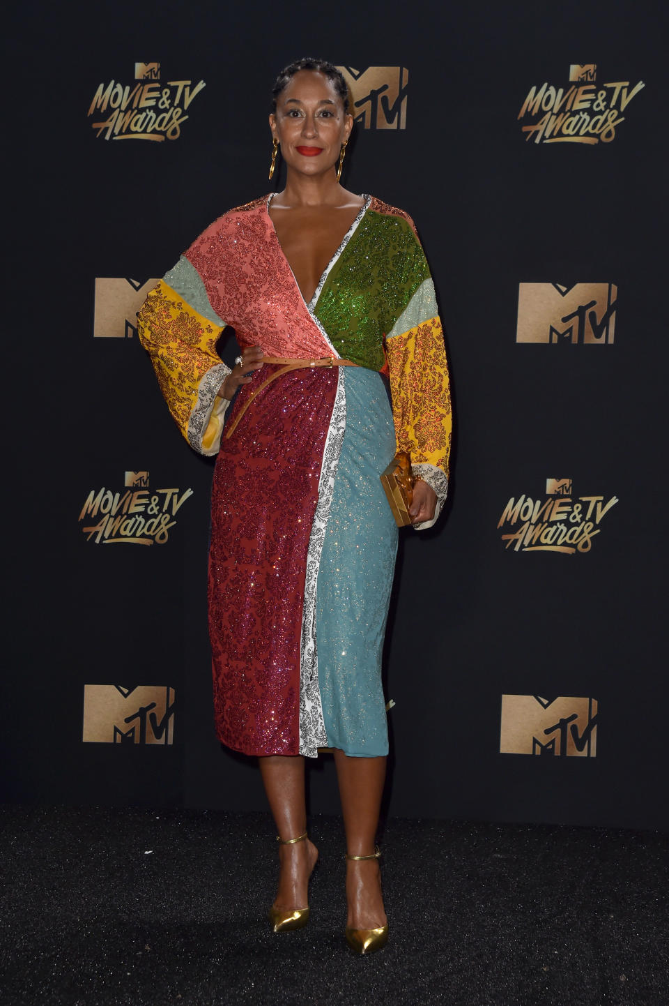 <p>Wearing Rosie Assoulin. <em>[Photo: Getty] </em> </p>