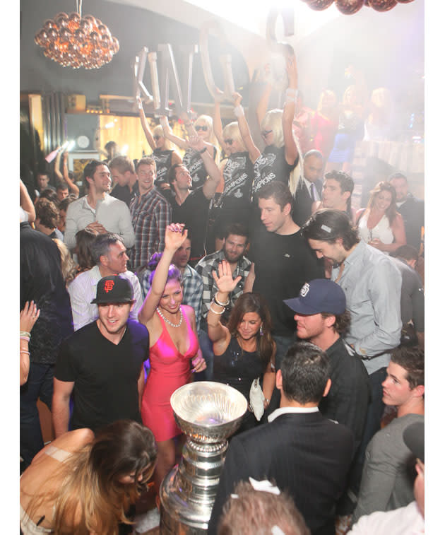 LA Kings continue their Las Vegas club tour with Stanley Cup at Bellagio