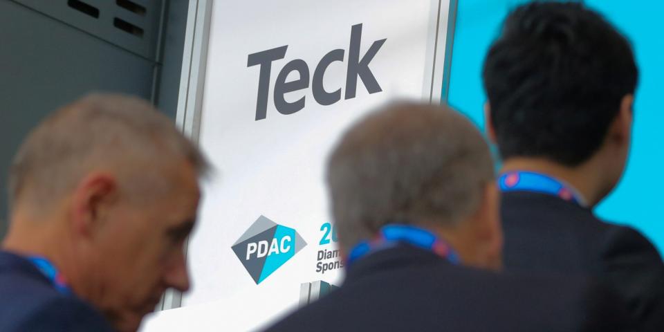 FILE PHOTO: Visitors pass a logo of Teck Resources Ltd mining company during the Prospectors and Developers Association of Canada (PDAC) annual convention in Toronto, Ontario, Canada March 4, 2019. REUTERS/Chris Helgren/File Photo