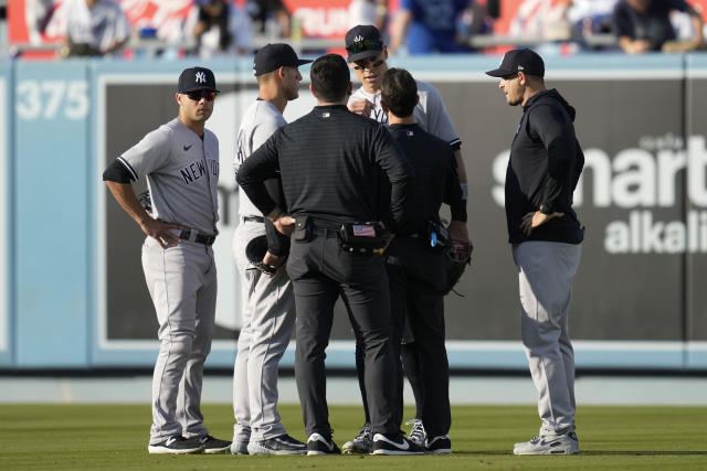 Judge out vs. Dodgers after banging toe making spectacular catch