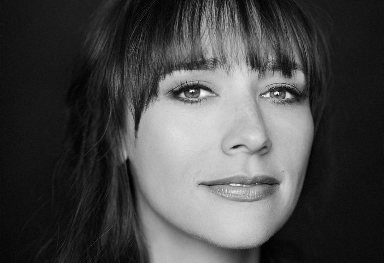  Rashida Jones. 