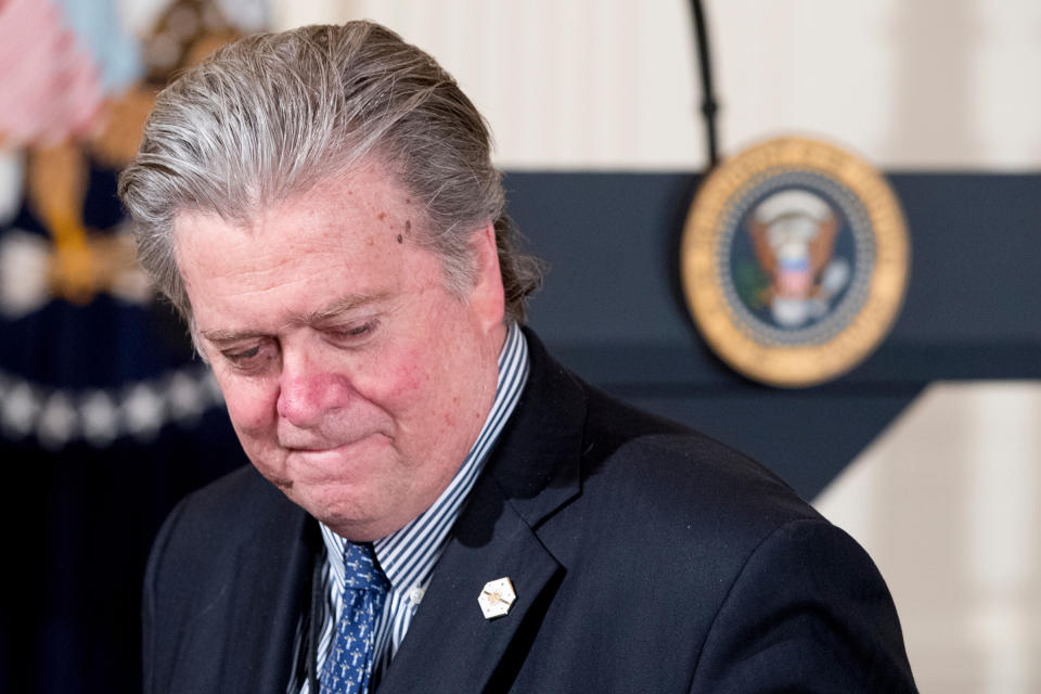 Von den Medien in die Politik und zurück in die Medien: Ex-Chefstratege Steve Bannon arbeitet wieder bei „Breitbart News“. (AP Photo/Andrew Harnik)