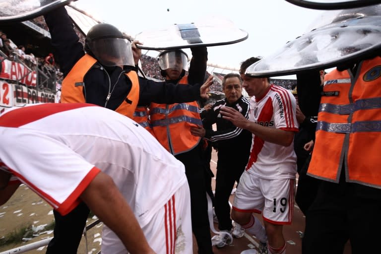 El futbolista paraguayo fue duramente cuestionado por sus actuaciones en el partido ante Belgrano de Córdoba