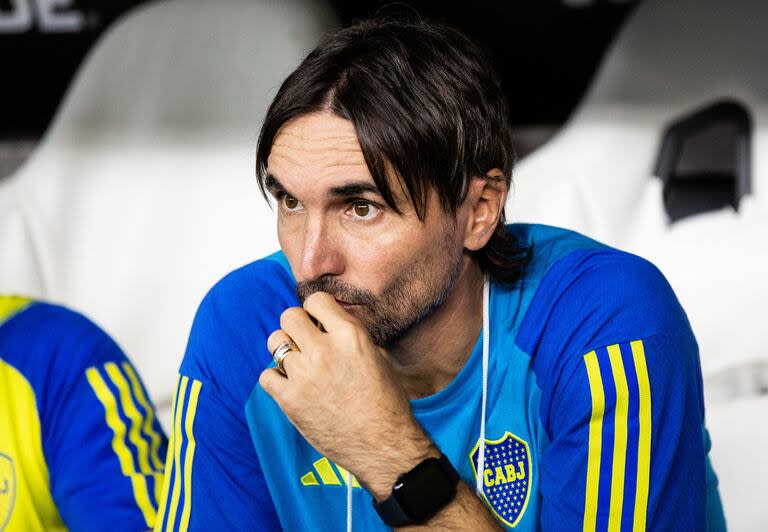 Boca Juniors' head coach Diego Martinez looks on during the Copa Sudamericana group stage first leg football match between Brazil's Fortaleza and Argentina's Boca Juniors at the Arena Castel„o Stadium in Fortaleza, Brazil, on April 25, 2024. (Photo by Thiago Gadelha / AFP)