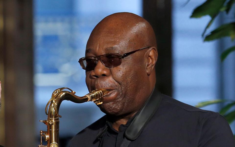 24. März: Manu Dibango