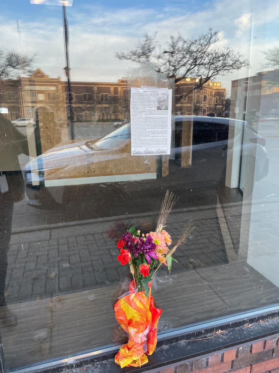 Steve Liebert, longtime owner of Bosse's News & Tobacco, died on Nov. 12. In the days after his passing, someone laid a bouquet of flowers and taped a copy of Liebert's obituary at the window of Bosse's longtime downtown Green Bay location at 220 Cherry St.