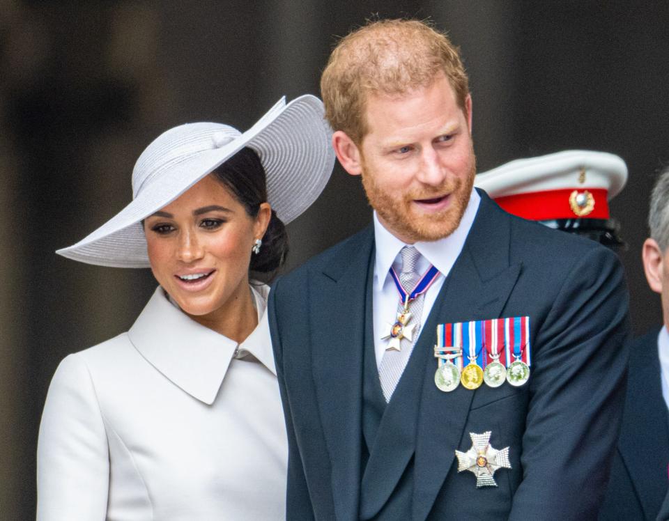 El Príncipe Harry, Duque de Sussex, y Meghan Markle, Duquesa de Sussex, asisten al servicio de Acción de Gracias para la Reina, que marca el 70º Jubileo de Platino del monarca, en la Catedral de San Pablo, Londres.  3 de junio de 2022