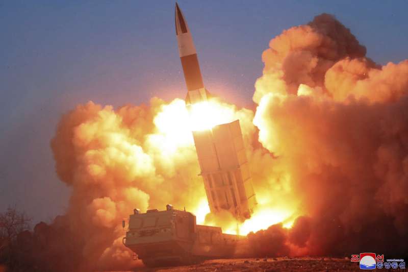 2020年3月下旬，北韓朝鮮人民軍進行飛彈試射（AP）