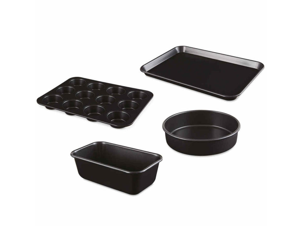 Don't attempt to bake anything without this set for every type of loaf, cake or cupcakeAldi
