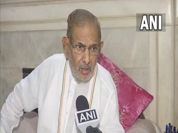 Loktantrik Janata Dal chief Sharad Yadav speaking to ANI in New Delhi on Friday. [Photo/ANI]