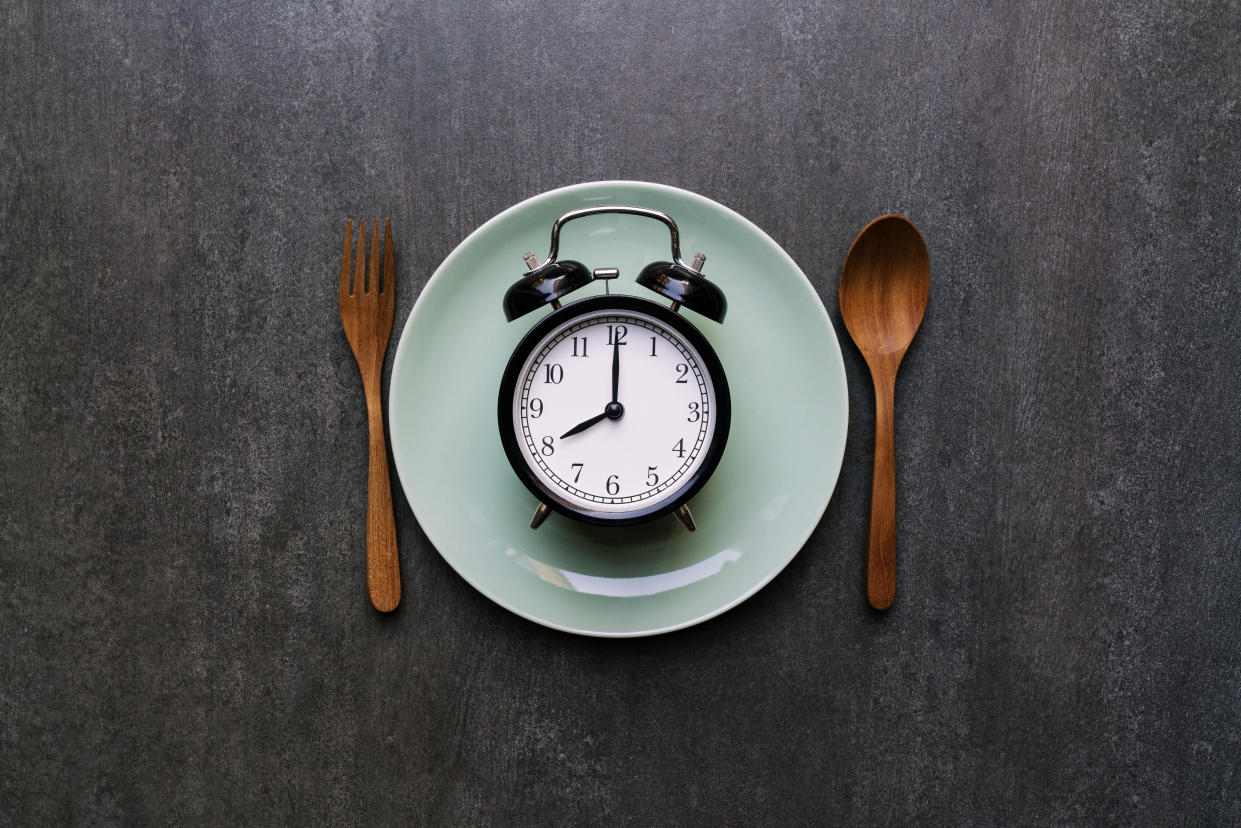 Los horarios para comer pueden tener un impacto significativo en nuestra salud. (Getty Creative)