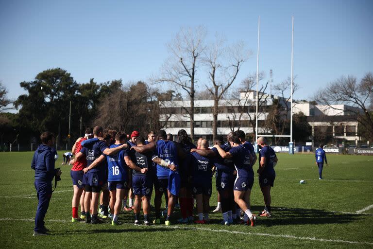 El equipo de Francia, unido en la semana previa al enfrentamiento con la Argentina 