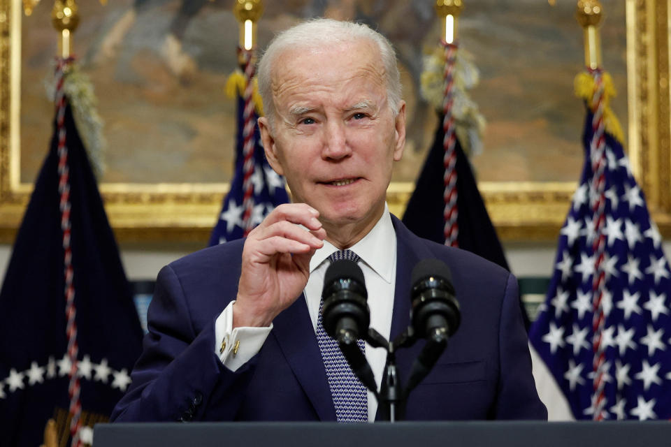 FTSE  U.S. President Joe Biden delivers remarks on the banking crisis after the collapse of Silicon Valley Bank (SVB) and Signature Bank, in the Roosevelt Room at the White House in Washington, D.C., U.S. March 13, 2023. REUTERS/Evelyn Hockstein