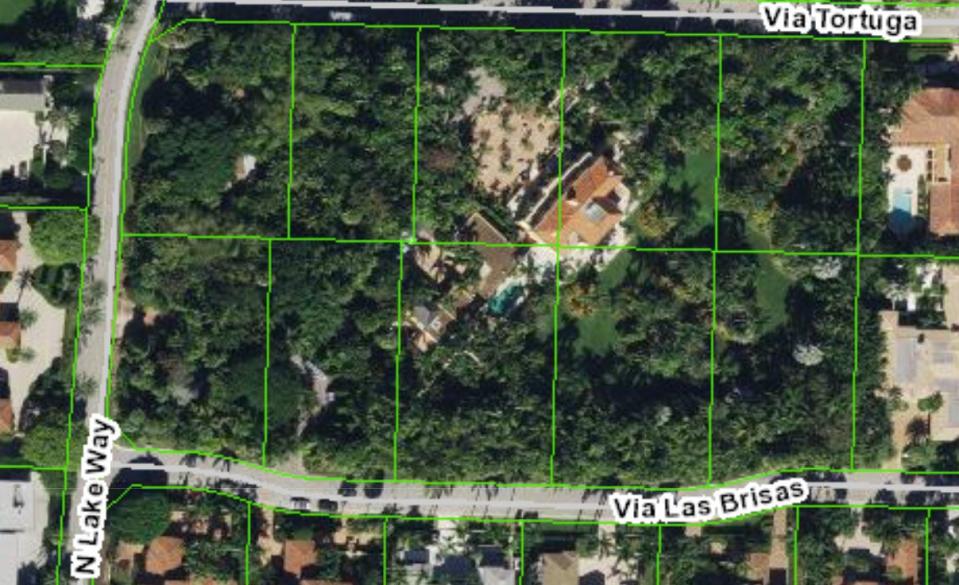 An aerial photo shows the house known as Casa Phippsberger at 441 N. Lake Way in Palm Beach. The multiple parcels that comprise the estate have generated a property tax bill totaling $1.33 million.