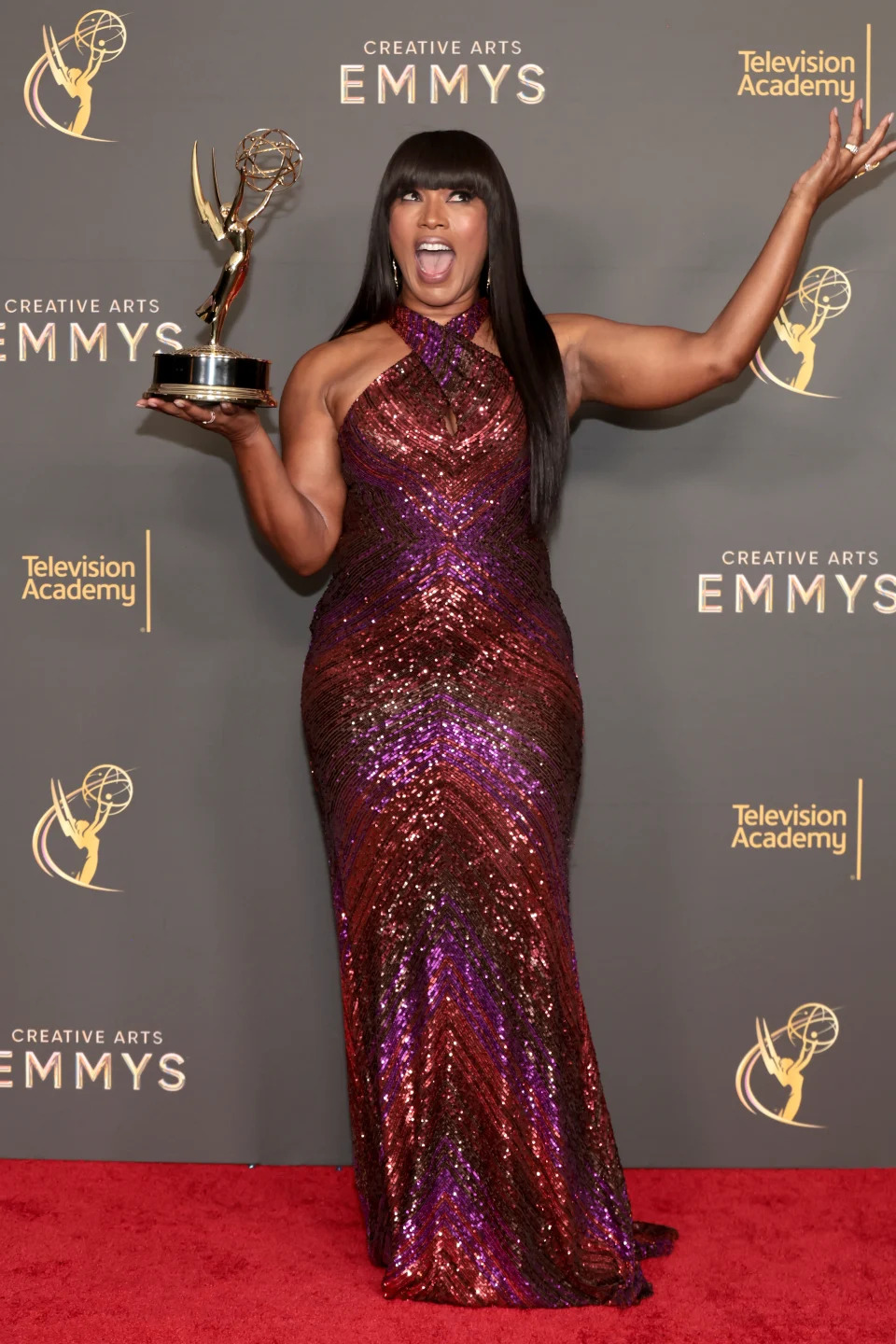 LOS ANGELES, CALIFORNIA – SEPTEMBER 07: Angela Bassett, winner of the Emmy Award for Outstanding Narrator for Queens, attends the 76th Creative Arts Emmys Winner’s Walk at Peacock Theater on September 07, 2024 in Los Angeles, California. (Photo by Amy Sussman/Getty Images)