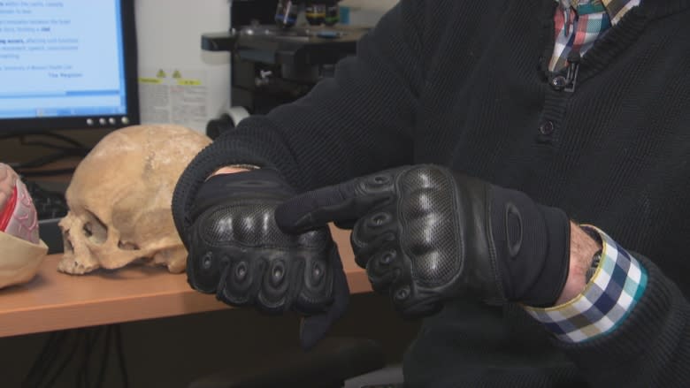 'This is a liability': Police should get reinforced glove training, neuroscientist says
