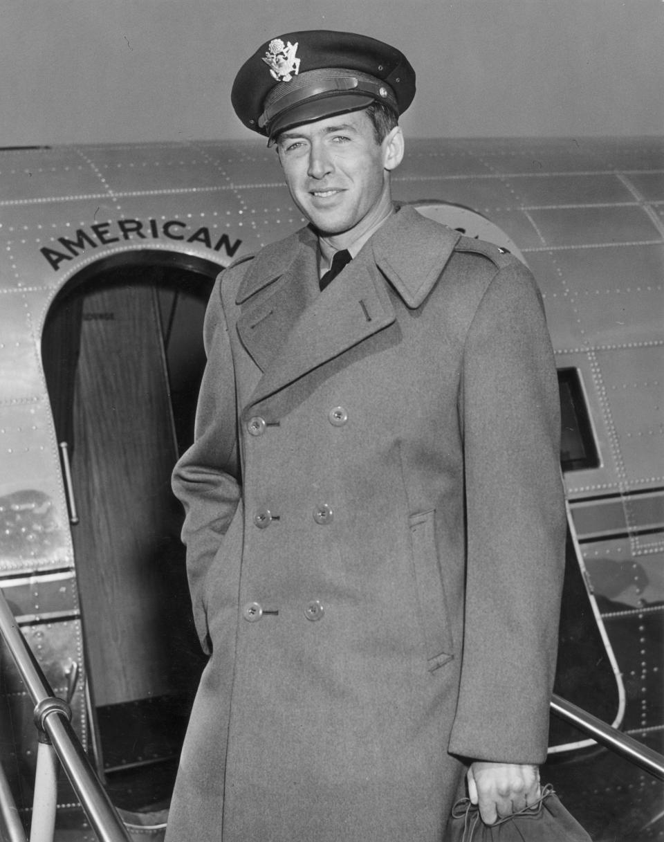 <span><span>Jimmy Stewart in his Air Force uniform, 1942</span><span>: Hulton Archive / Stringer</span></span>