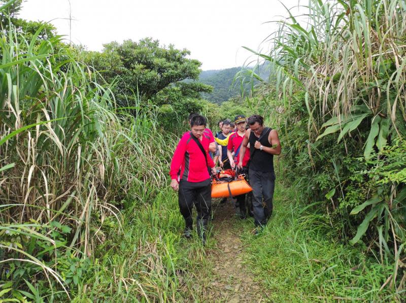 結伴登山　台北男子礁溪烘爐地山摔傷骨折