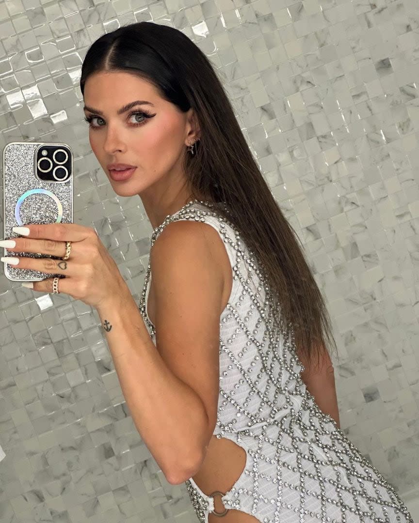 La China Suárez lució un vestido blanco con piedras para arrancar el 2024 (Foto: Instagram @sangrejaponesa)