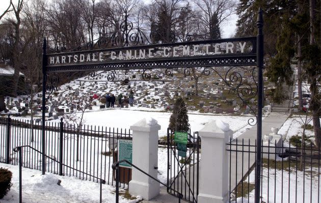The entrance to the cemetery, also known as the Hartsdale Canine Cemetery, on Feb. 24, 2001. (Photo: Spencer Platt/Newsmakers via Getty Images)