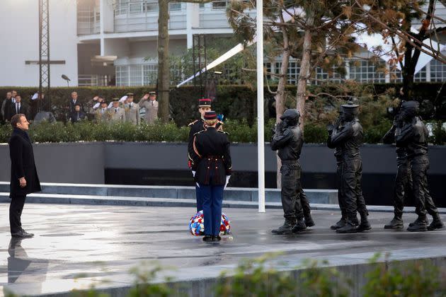 Emmanuel Macron inaugure le monument aux soldats tombés en opérations extérieures, lundi à Paris.