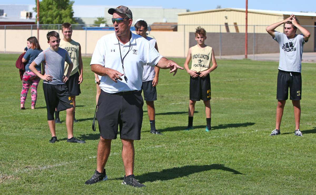 Eagles Assistant Joe Pannunzio Helped Apache Junctions Bruce Binkley Find His Passion 2885