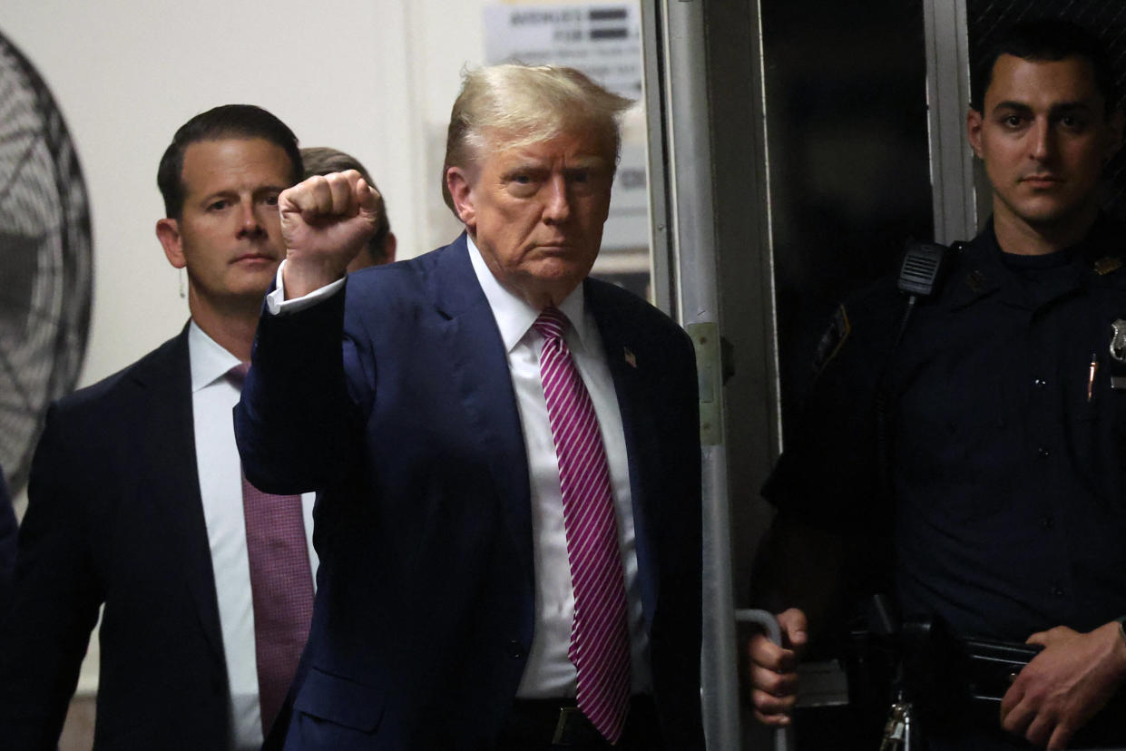 Le procès Trump, « le plus sensationnel » de l’Histoire américaine, commence pour de bon (Photo de Donald Trump au tribunal lors de la pause déjeuner le 19 avril 2024) 