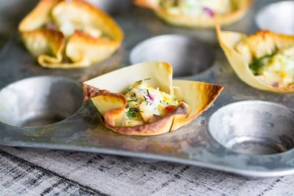 spicy tuna wonton cups