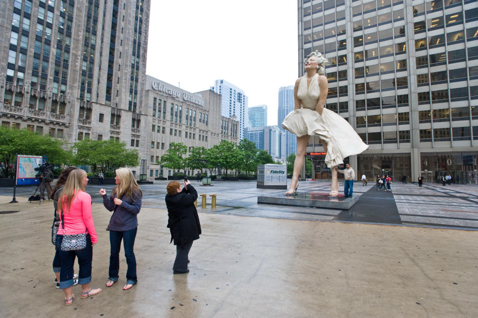 Marilyn Monroe Sculpture Leaving Chicago