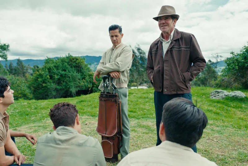 Frank Mitchell (Dennis Quaid, R) helps JB Peña (Jay Hernandez) coach a high school golf team. Photo courtesy of Mucho Mas Releasing