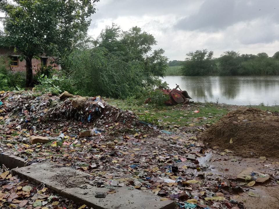 The lake side streets of Ayodhya by one end of the Sita Jheel