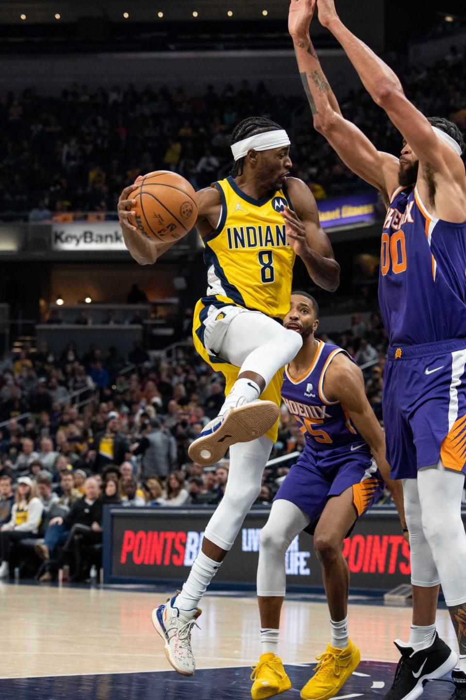 Indiana Pacers player Justin Holiday (8) has been linked to the Phoenix Suns in some NBA trade deadline speculation.