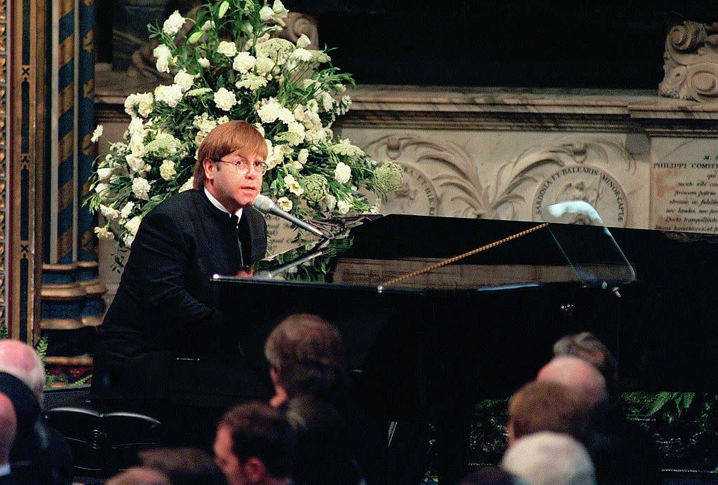 Sir Elton John sings 'Candle in the Wind'