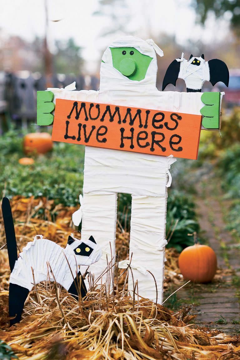 Mummy Yard Sign