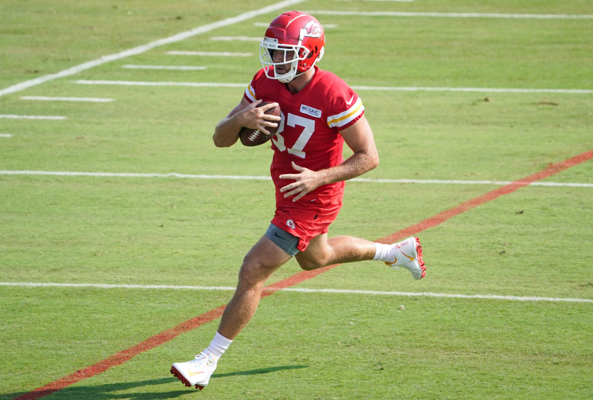Chiefs injury, absence updates from Day 2 of training camp