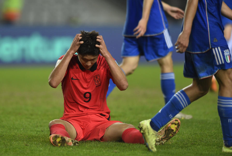 South Korea's Lee Young-jun reacts after missing a chance to score against Italy during a FIFA U-20 World Cup semifinal soccer match at Diego Maradona stadium in La Plata, Argentina, Thursday, June 8, 2023. (AP Photo/Gustavo Garello)