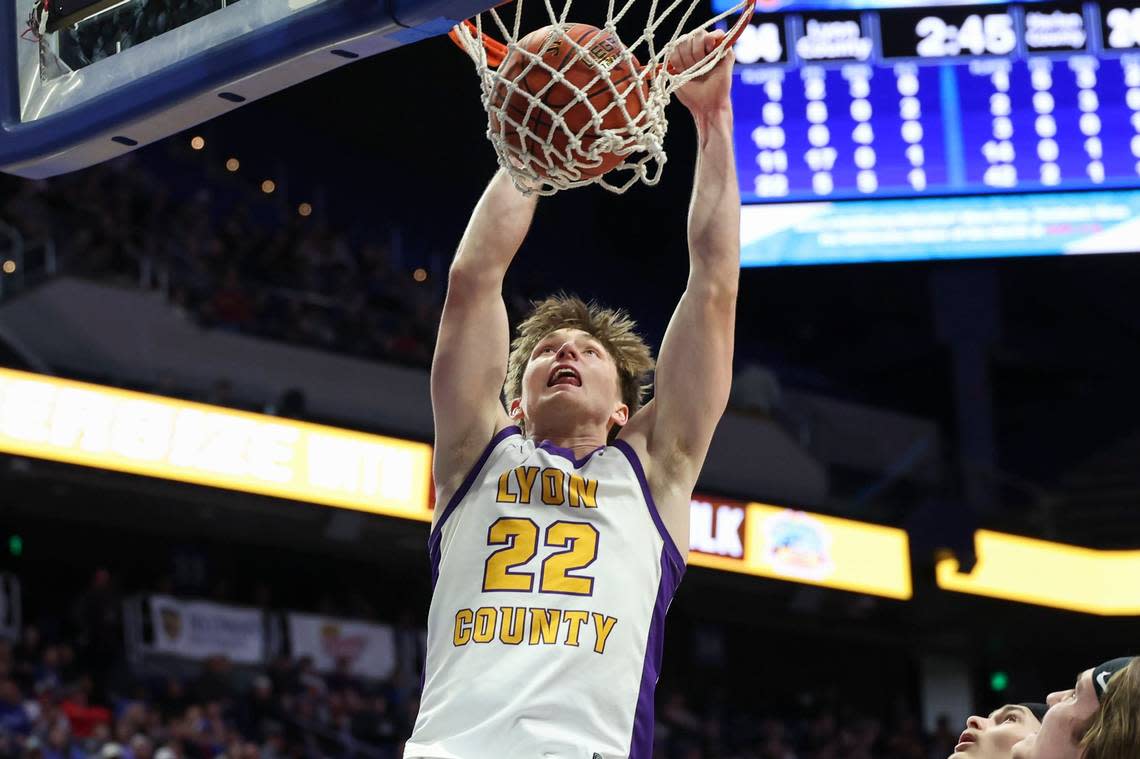 Lyon County’s Brady Shoulders (22) provided 15 points, seven rebounds and three steals in Saturday night’s state championship game win over Harlan County. Silas Walker/swalker@herald-leader.com