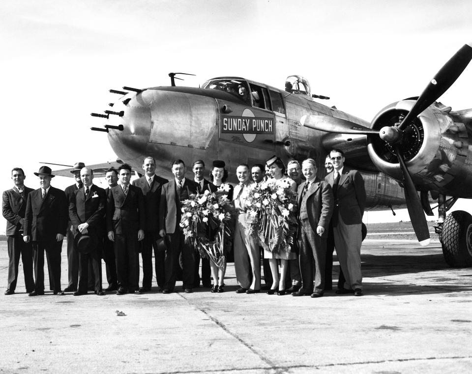 The K-25 Committee at the dedication ceremony of the Sunday Punch bomber.