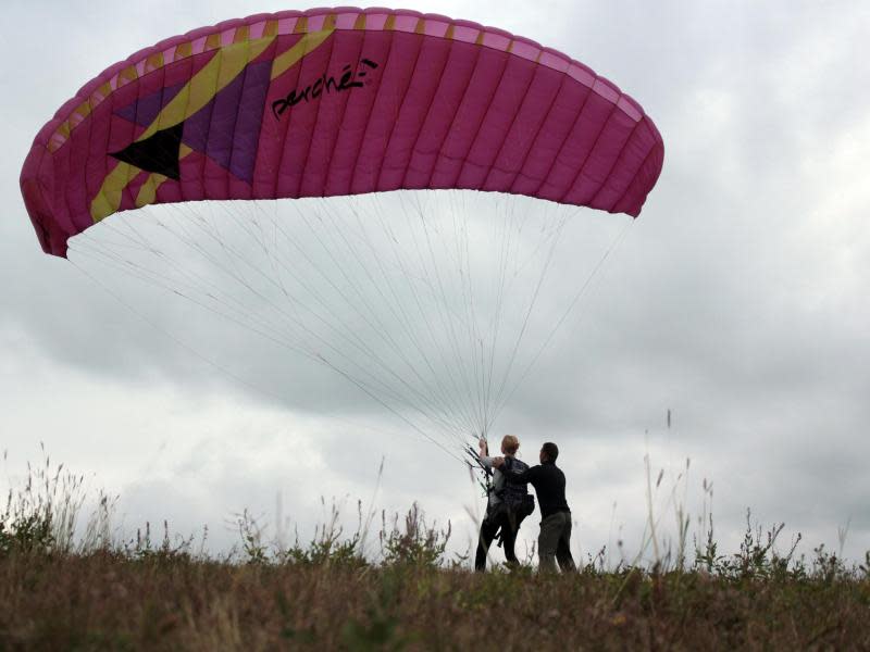 Gefühl für den Wind: Den Schirm zu kontrollieren, erfordert etwas Übung. Foto: László Nagy