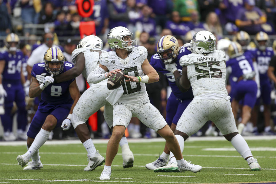 SEATTLE, WA - OCTOBER 14:  Oregon (QB) #10 Bo Nix during a college football game between the Washington Huskies and the Oregon Ducks on October 14, 2023 at Husky Stadium in Seattle, WA. (Photo by Jesse Beals/Icon Sportswire via Getty Images)