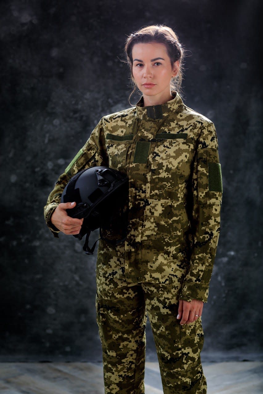 烏克蘭基輔市議員伊琳娜·妮可拉科（Irina Nikorak）提出「Arm Women Now」計畫，提倡要提供專屬女性的軍服。   圖：翻攝自妮可拉科臉書