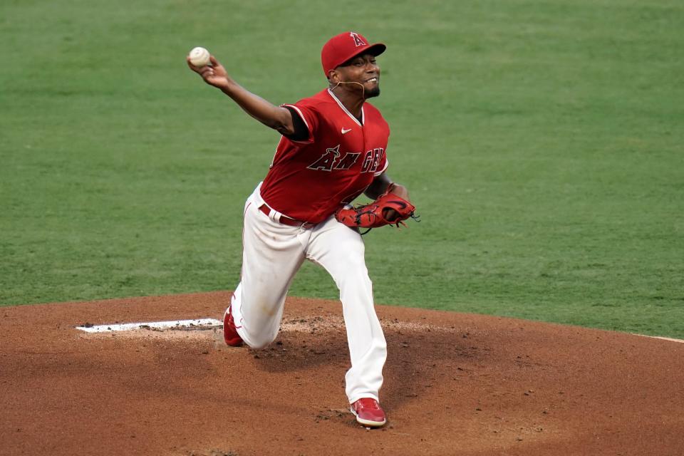 Julio Teheran who pitched last season with the Los Angeles Angels signed with the Detroit Tigers Tuesday.