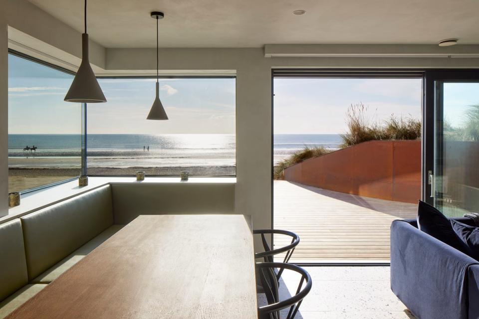 Sea Breeze by RX Architects (Richard Chivers)